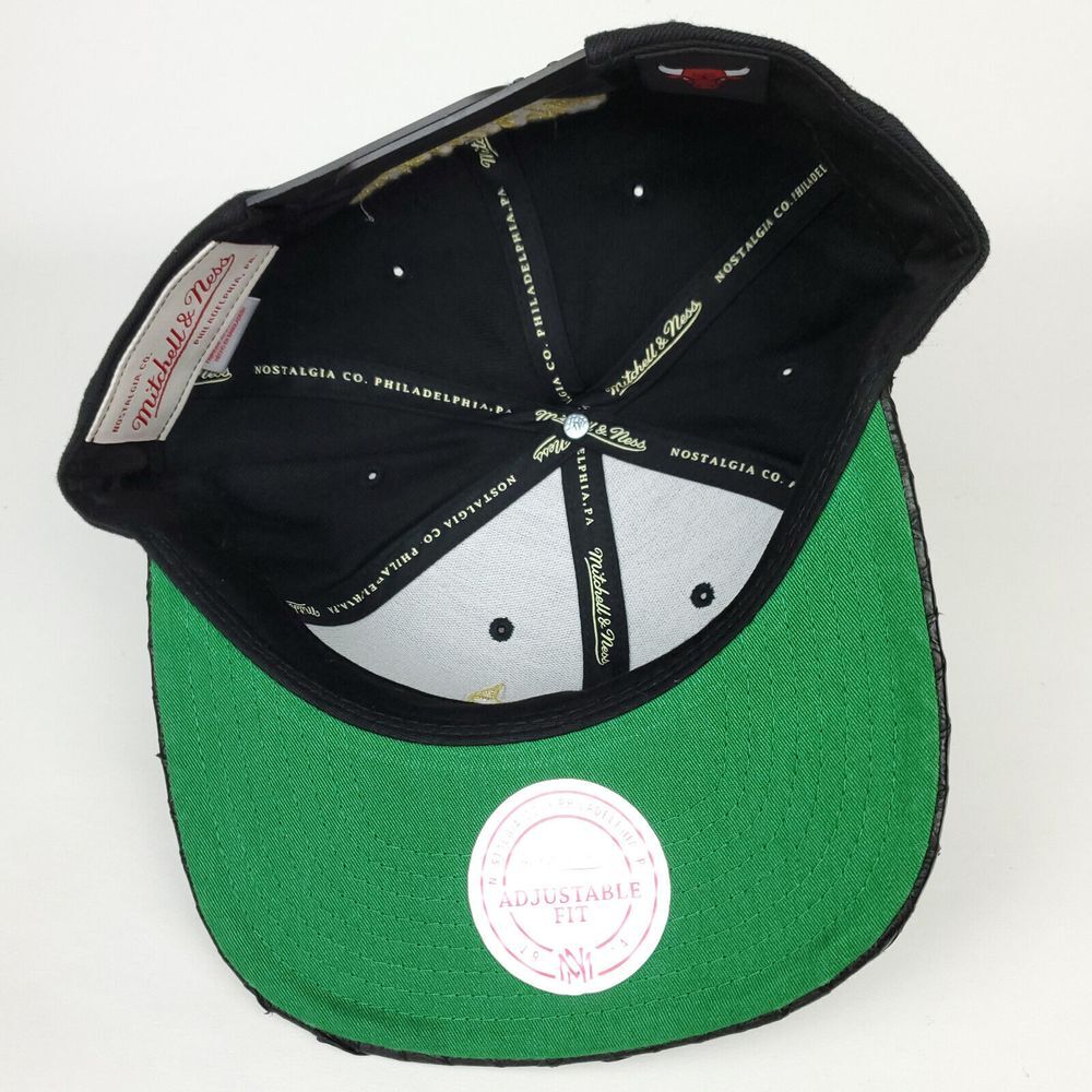 Chicago Bulls Mitchell & Ness NBA Snapback Hat Cap Fish Carp Skin Bill Black NWT - Picture 9 of 9